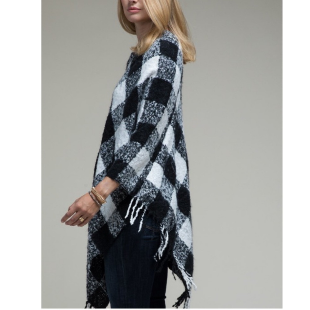 LAST 2 🔥 2 Tone Buffalo Plaid Long Fringe Poncho - Picture 2 of 7